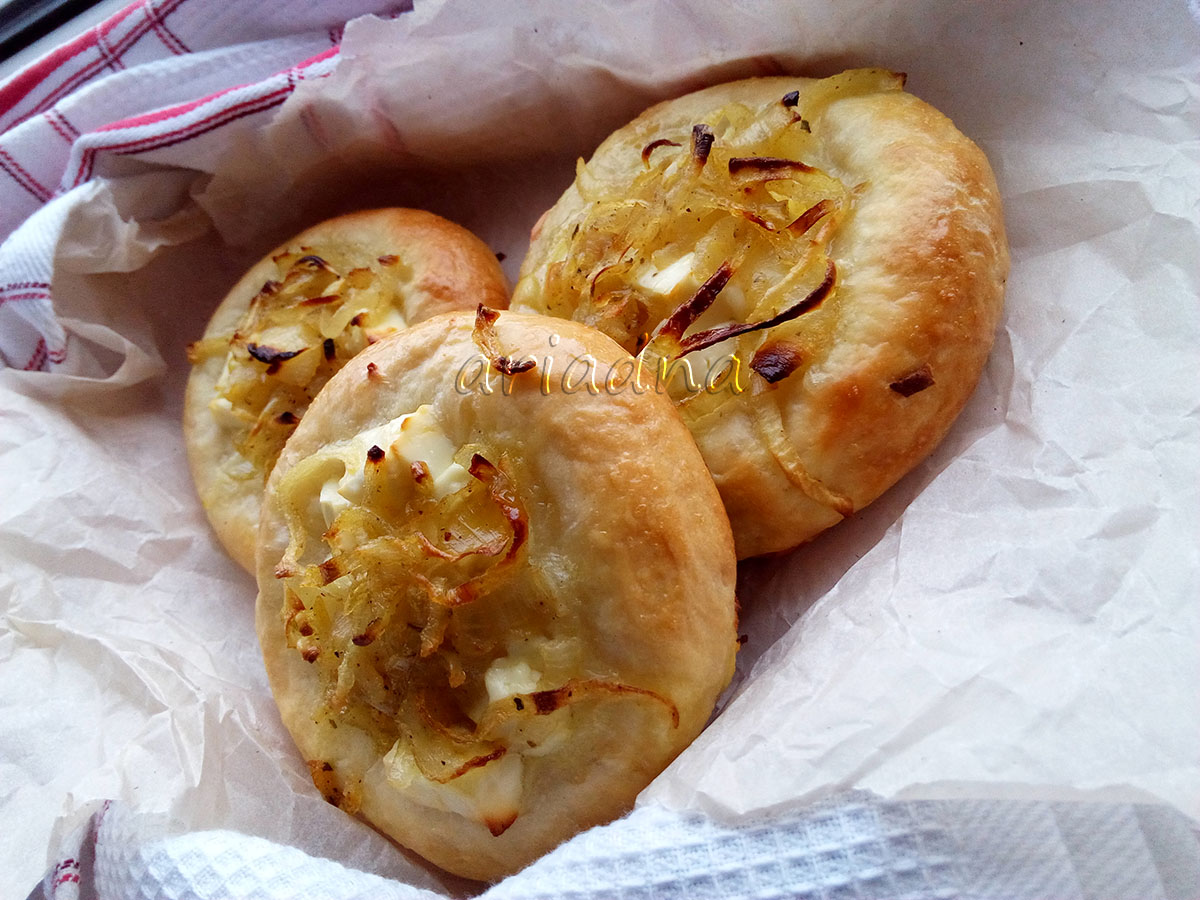 Булочки с луком рецепт Булочки с луком рецепт